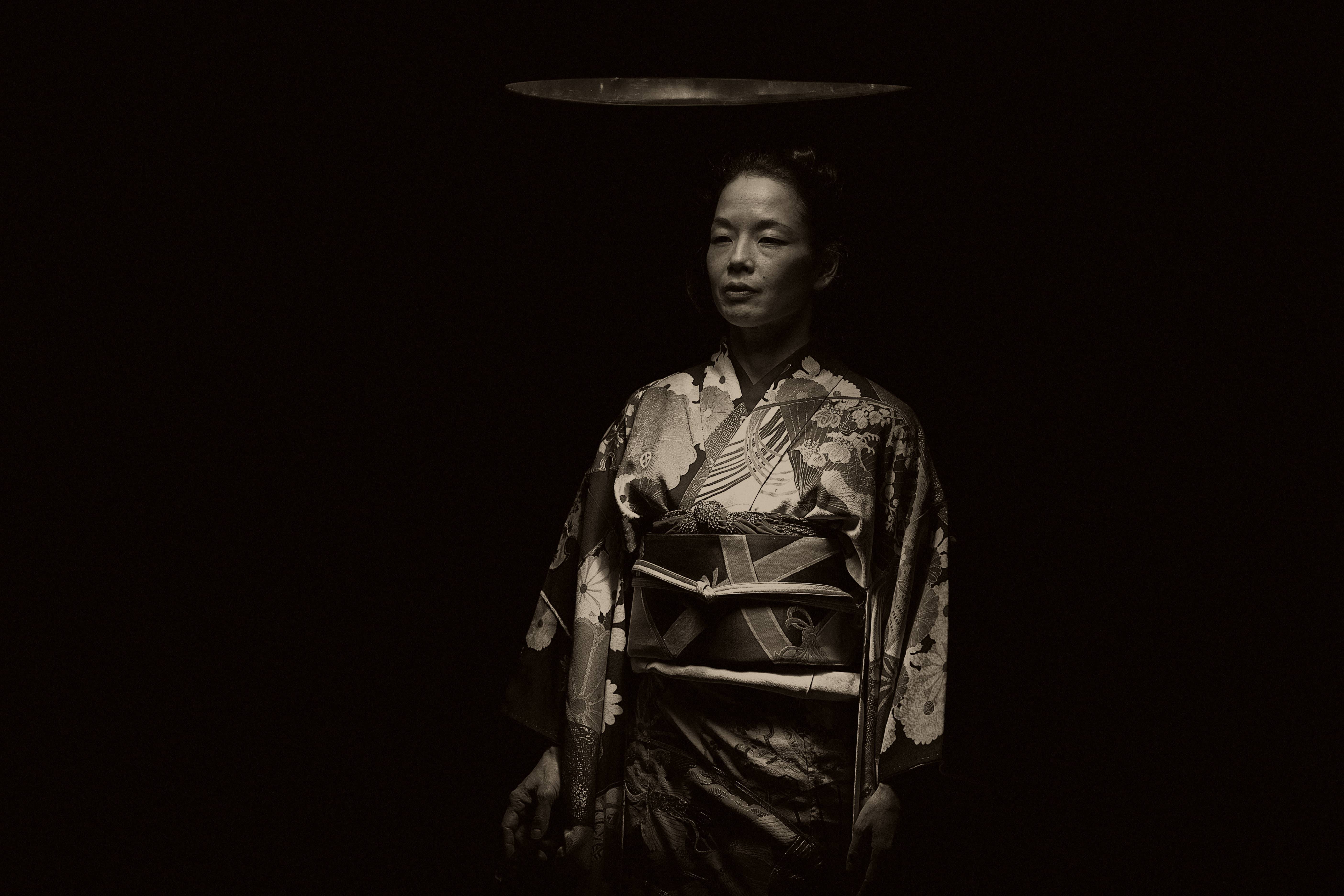 Mox1380 Akiko Kajihara kimono sous lampe