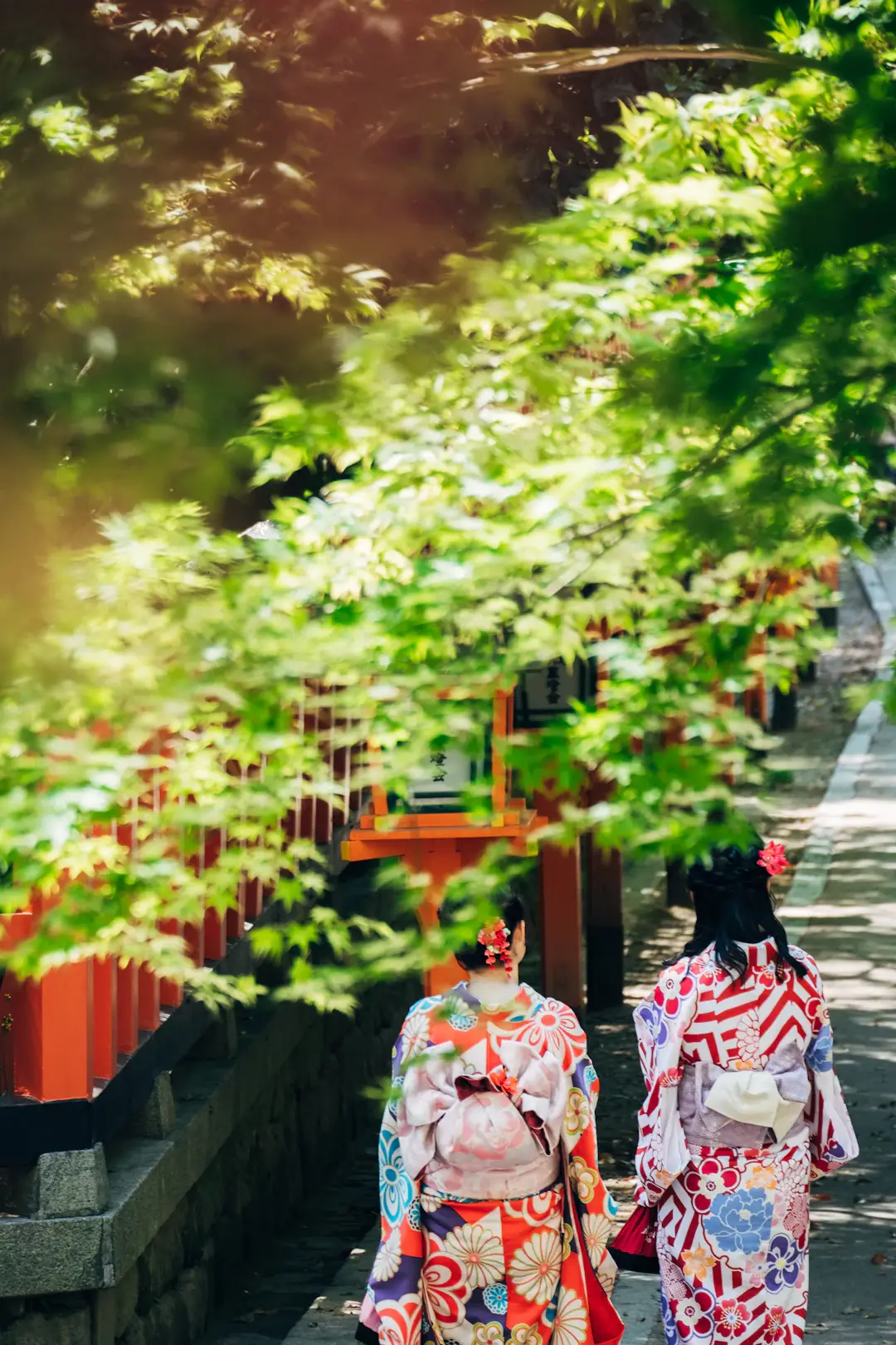 Jeunes femmes en kimono au Japon